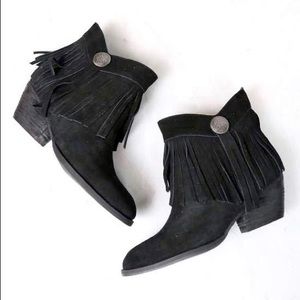 Sbicca black suede pinto fringe heel booties